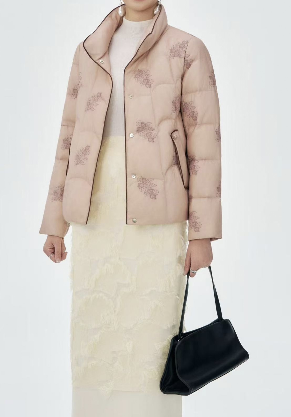 专柜正品68005高端轻奢立领国风刺绣短款羽绒服外套2025冬季新女Y