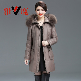 雅鹿中老年新款羽绒服女加肥加大中长款大码妈妈装保暖冬季