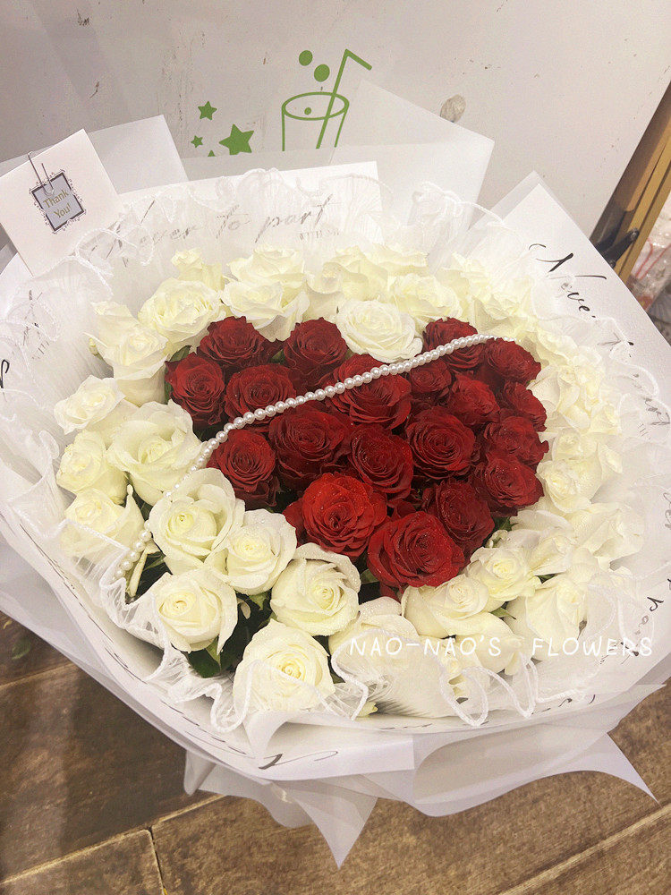 送女朋友生日52朵心形玫瑰花束丹东同城鲜花速递东港凤城实体花店