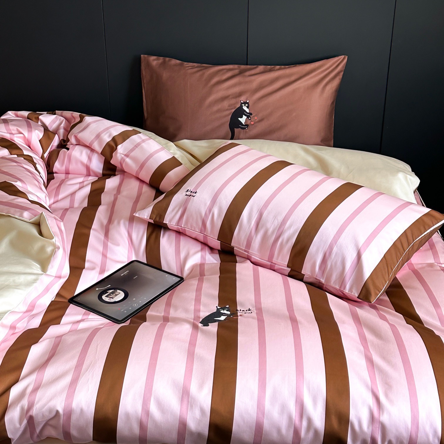 100支长绒棉四件套刺绣多巴胺