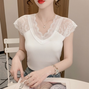 春夏蕾丝拼接V领修身显瘦背心