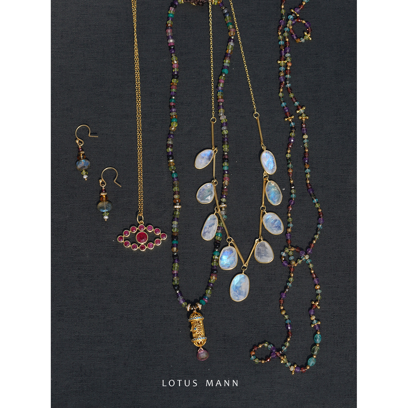 七脉.新年宝石守护系列 红宝石眼.月光石海月银镀金项链.耳环