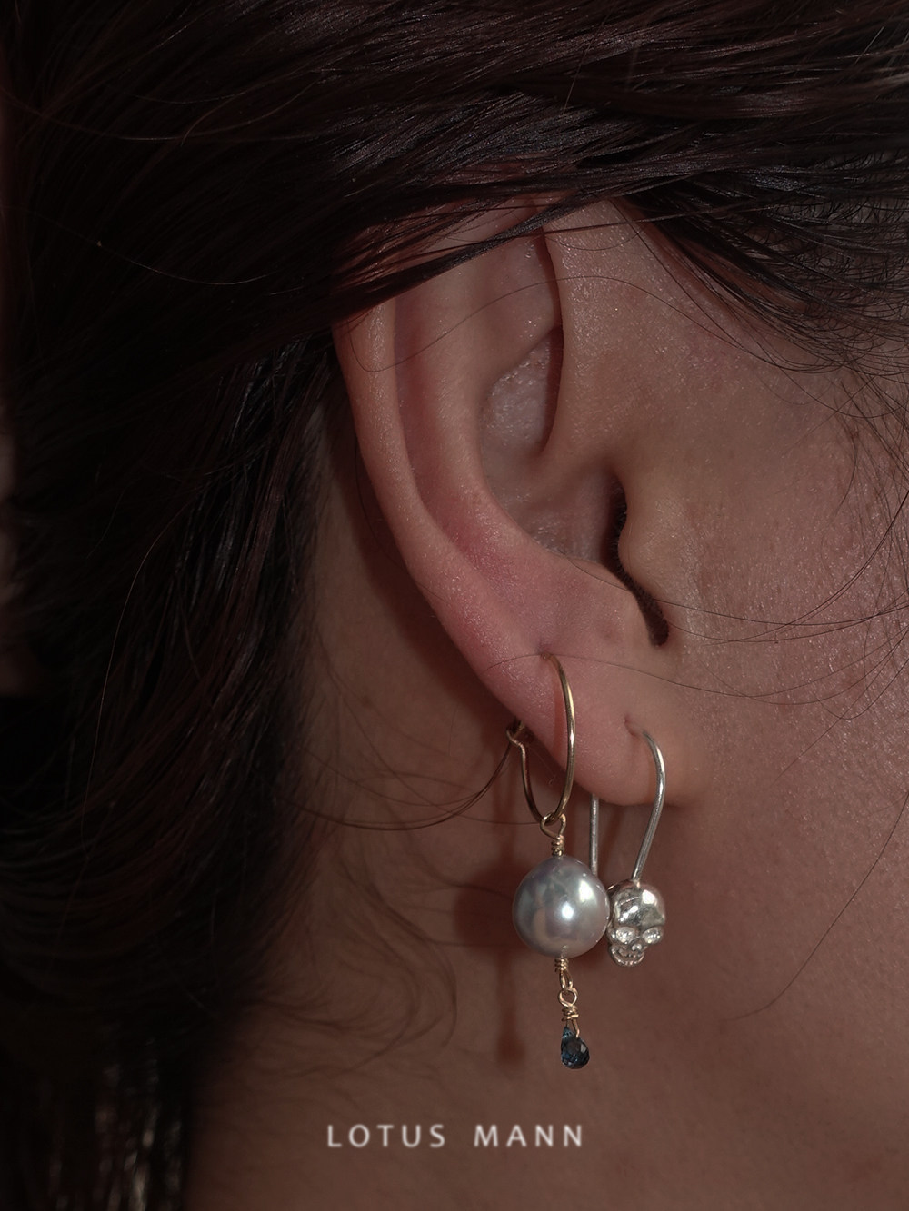 电光银.AKOYA真多麻海水珍珠大颗粒托帕石两用骷髅耳环