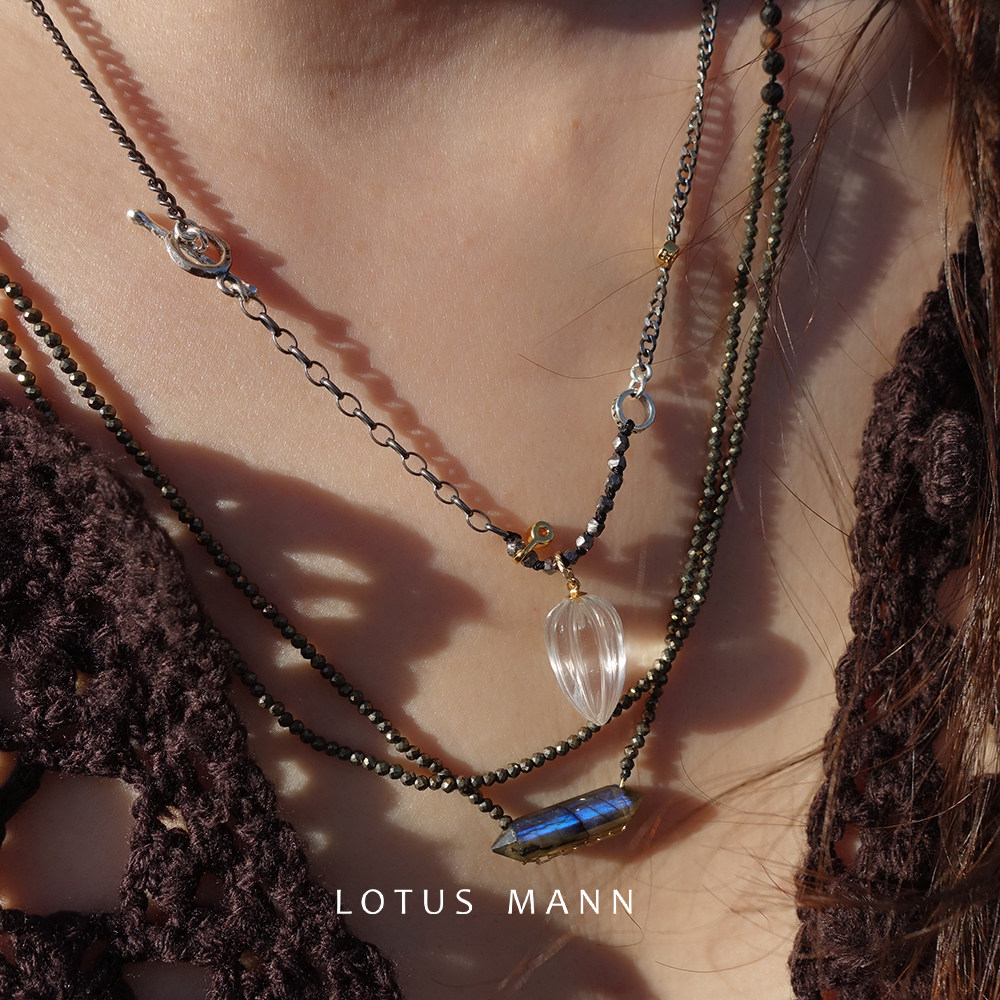 蕾. 雕刻白水晶与淡紫晶孤品黑银双色项链