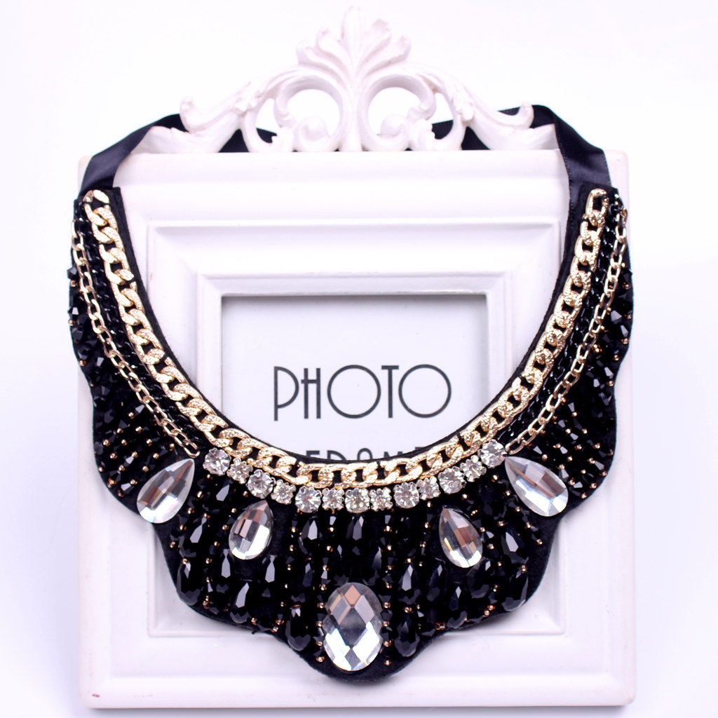 KOREAN VERSION RETRO FIVE WILD SHAPED DROP CRYSTAL FAKE COLLAR RHINESTONE EUROPEAN AND AMERICAN FAKE COLLAR SHORT NECKLACE DECORATION