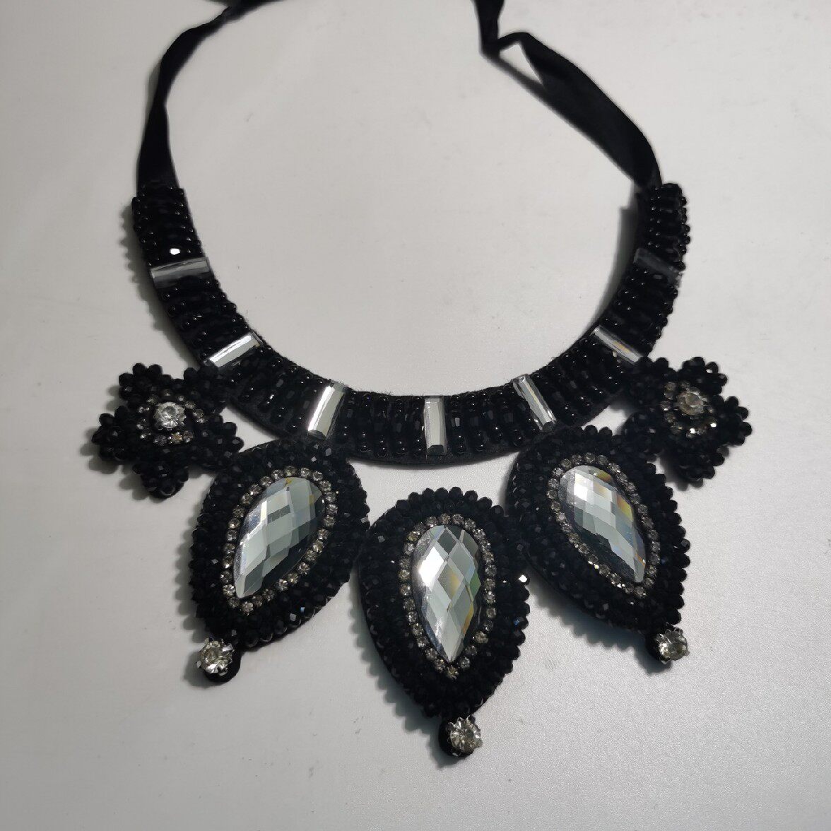 3 WATER DROPS AND TWO SMALL FLOWERS DECORATIVE NECKLACE 2019 NEW CRYSTAL WILD FAKE COLLAR FAKE COLLAR KOREAN VERSION