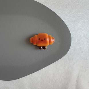 不要这么可爱嘛！创意食玩碱水面包无痕强力磁吸扣学生男女配饰品