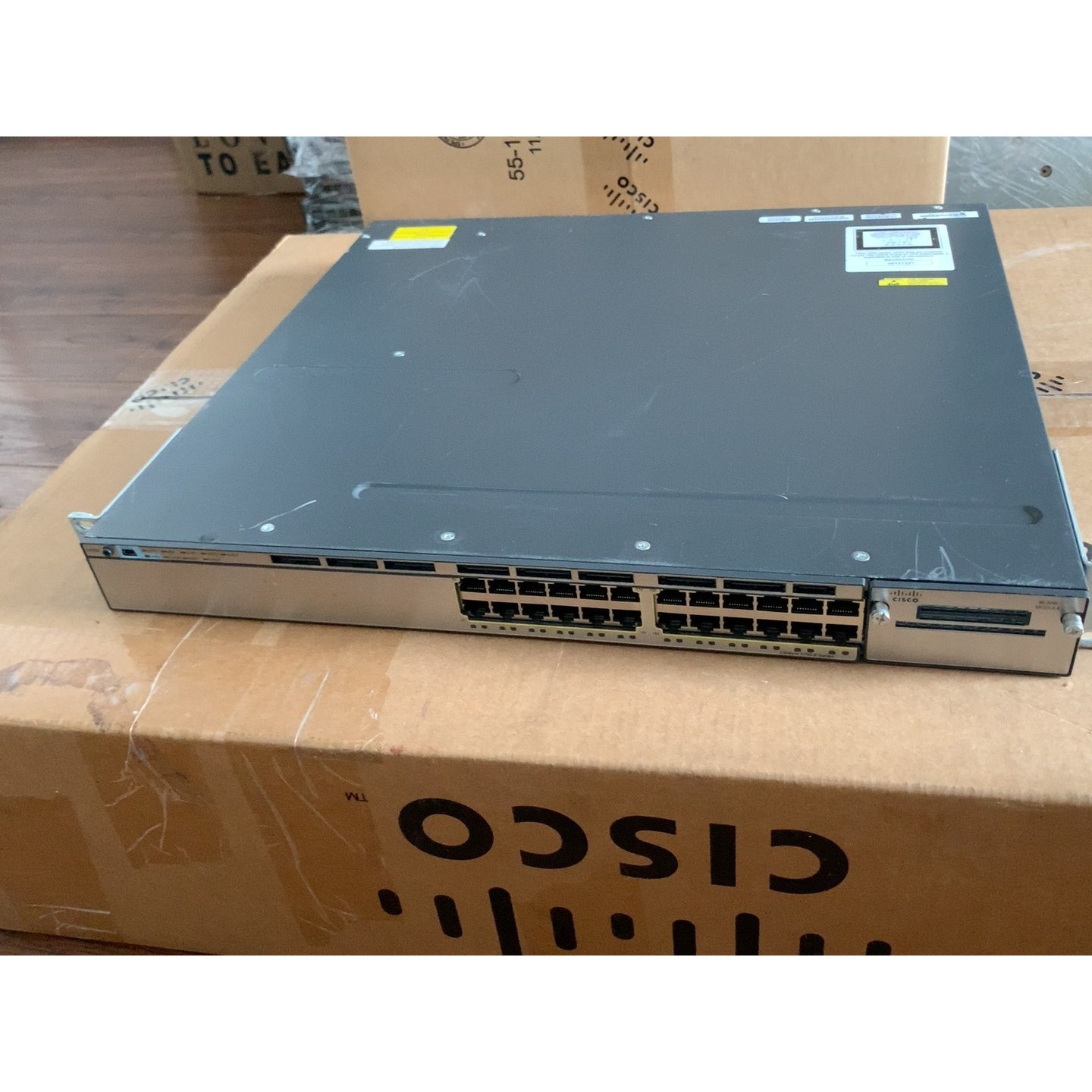 思科交换机 Cisco WS-C3750X-24T-L实物