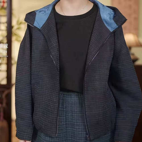 凤轩阁2025新款柞蚕丝连帽外套