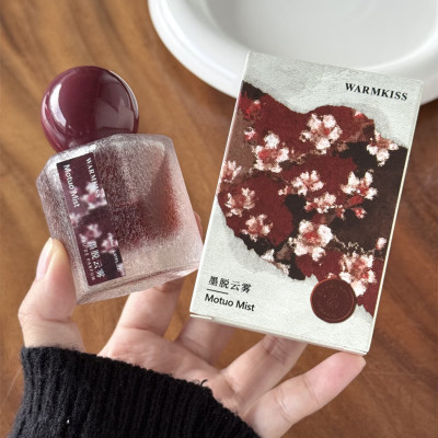 都给我入这支 冷欲玫瑰好闻死了!钓系大女主木质檀香墨脱云雾香水
