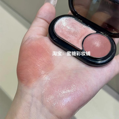 太喜欢这个颜色了温柔又显嫩秋冬水蜜桃蜜瓜色双色腮红高光盘日常
