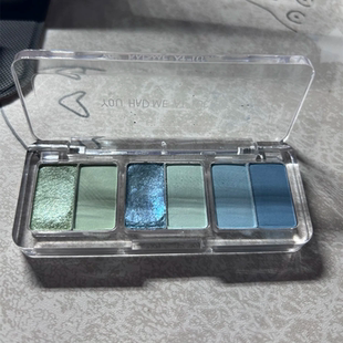 格格巫 蓝绿配色夏日薄荷曼波清凉碎闪降温冰 这盘眼影很好用哦