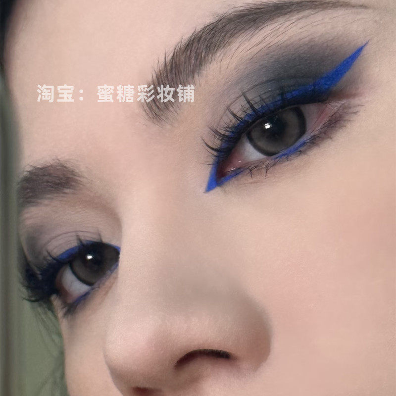 克莱因蓝眼线太帅了！深蓝彩色梦幻浓颜小烟熏眼线液笔顺滑不易晕
