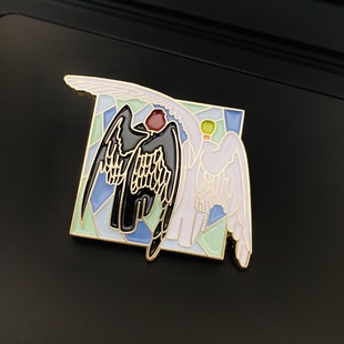 英剧好兆头金属徽章good omens周边恶魔堕天使胸针pin