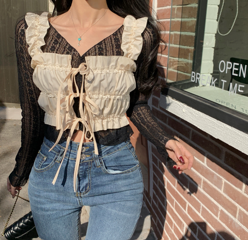 Real shot real price early spring Korean lace bottomed shirt + Ruffle suspender vest