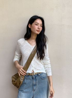 CLEAN SPACE-秋上新绣花织法休闲简约V领宽松纯色针织开衫56550