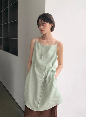 FN爱与南希-2025夏季方领气质麻透气系带度假露背吊带背心女22163