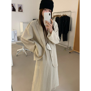 极简风通勤气质休闲西装 WAIT 防晒薄款 2025春夏新款 523825 MORE