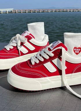复古红色帆布鞋女2025春季新款韩版小众厚底鞋子百搭运动休闲板鞋