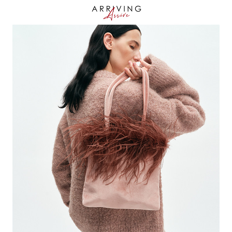 ArrivingArrive植绒鸵鸟毛粉色手提包秋冬新款女士休闲百搭腋下包,箱包皮具/热销女包/男包,托特包,淘宝优惠券,粉丝福利购,淘宝优惠卷