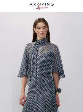 ArrivingArrive 摩登格调散花印花披风女夏新款轻盈透气时尚披肩