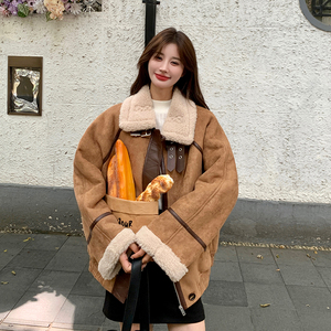 复古麂皮绒皮毛一体女秋冬2025新款美拉德加厚机车服羊羔毛外套潮图片