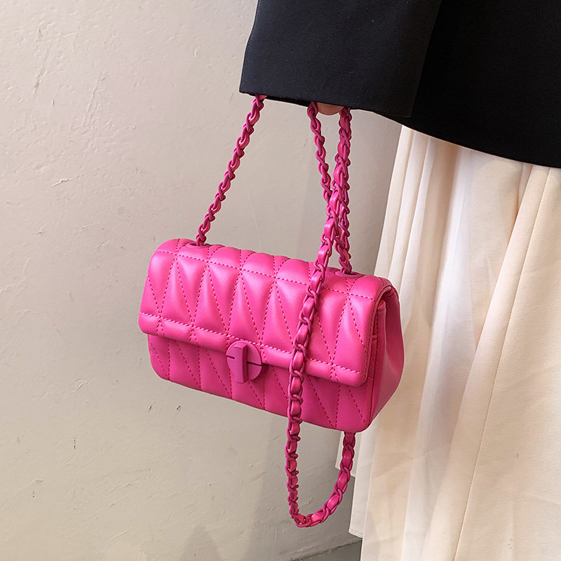 今年流行夏天2026新款简约链条包斜挎包小包单肩包高级感菱格女包
