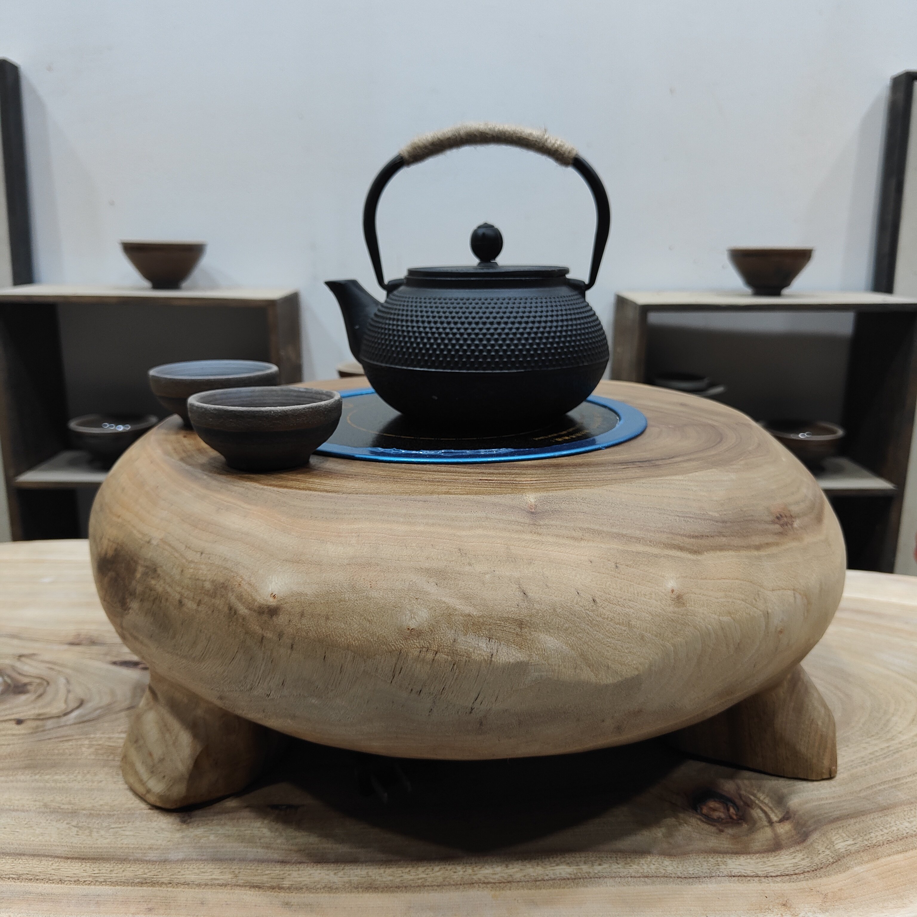 实木围炉电磁炉底座煮茶小型电热水壶茶炉香樟木原木树根大板煮茶