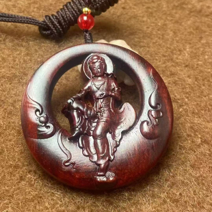 自在菩萨水月观音吊坠红木配饰圆形镂空雕刻小叶紫檀木雕实木项坠