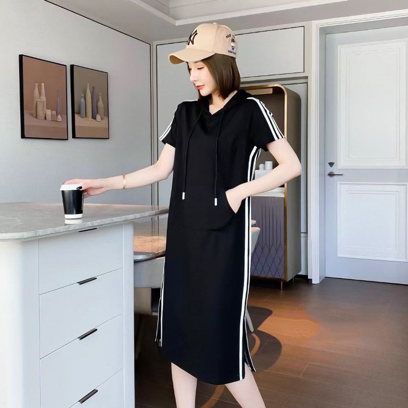 运动休闲连衣裙女2026新款夏连衣裙
