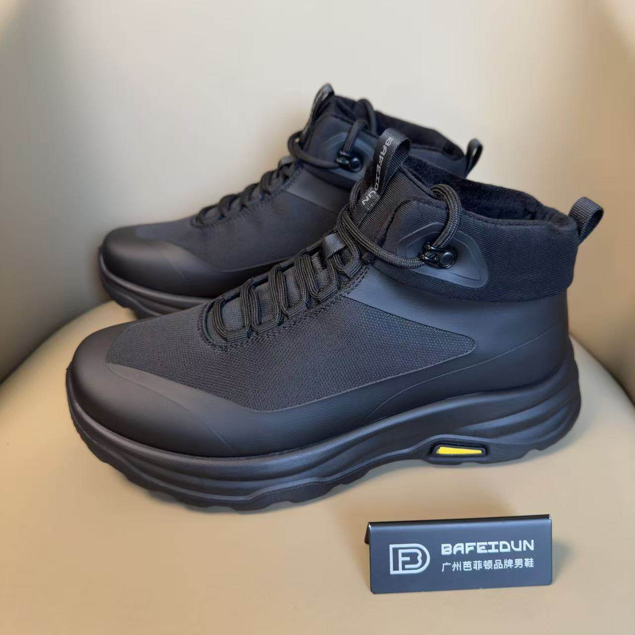 广州鞋冬季爆款休闲男鞋运动户外鞋防滑耐磨加棉保暖980651
