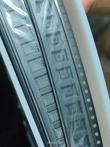 M25PX32-VMP6FBA 丝印:25PX32VA 进口原装Micron/ST串行存储器