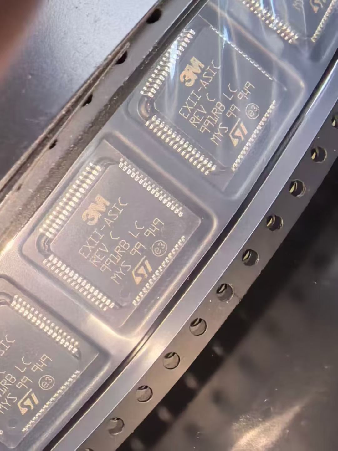 MICDXA1CMPT-UMC MPC89E58AF 10206-502 102022-501 QFP