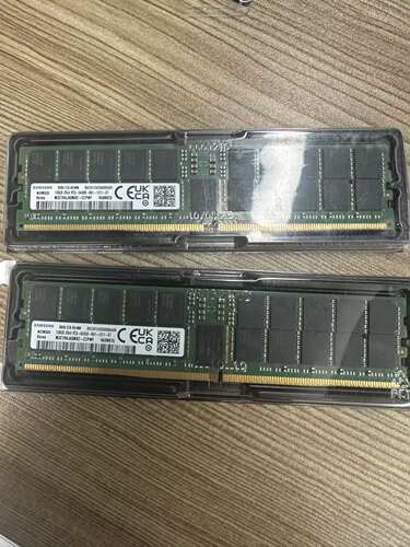 三星DDR5  128G  6400服务器内存条。