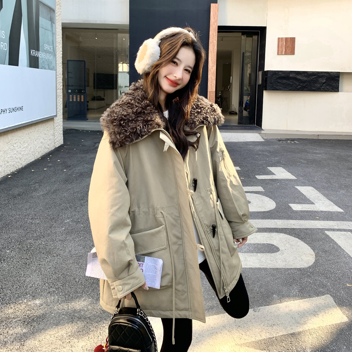 【档口现货】撞色大毛领腰身抽绳派克云绒服2C233-828-P255-K379