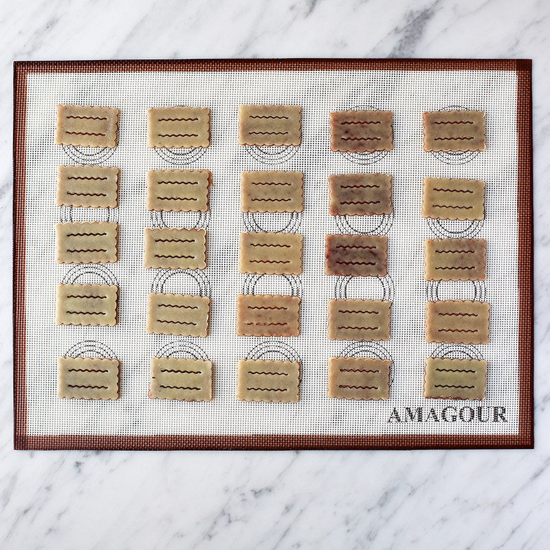 AMAGOUR 带透气孔硅胶烤垫烤箱垫专用饼干平整垫耐高温不沾垫烘培
