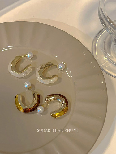 SUGAR美拉德棕色琥珀耳环女2026新款爆款高级感复古港风秋冬耳饰