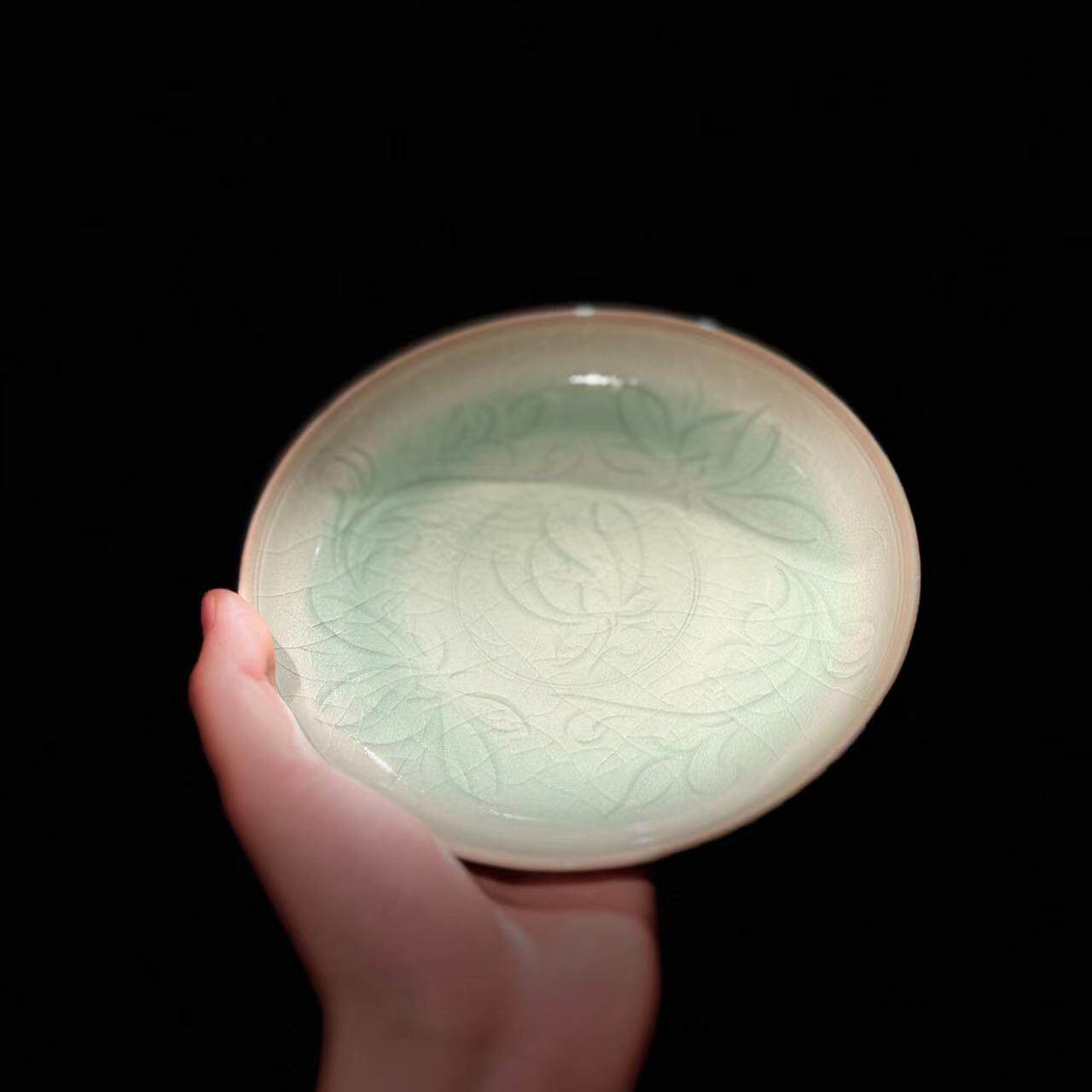 80年代仿宋龙泉青瓷刻花圆赏盘 粉青全开片工夫茶道器 壶承茶杯盘