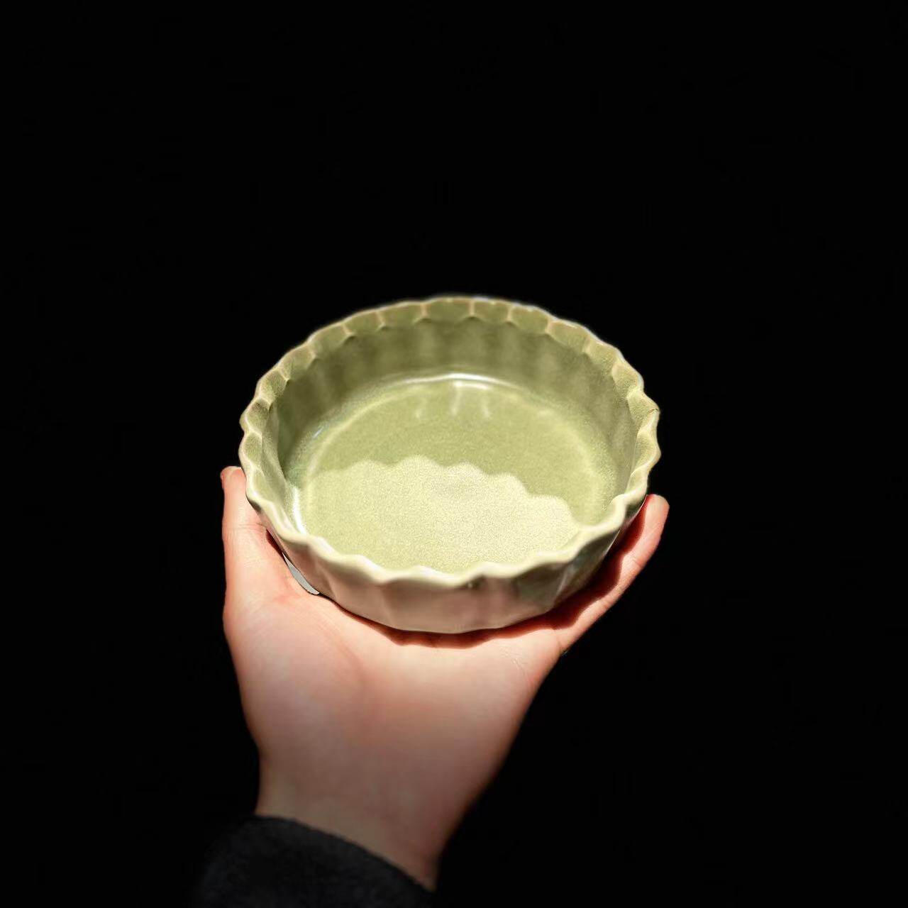 60年代仿宋龙泉青瓷文房笔洗 龙泉窑梅子青菊瓣形 工夫茶道器壶承