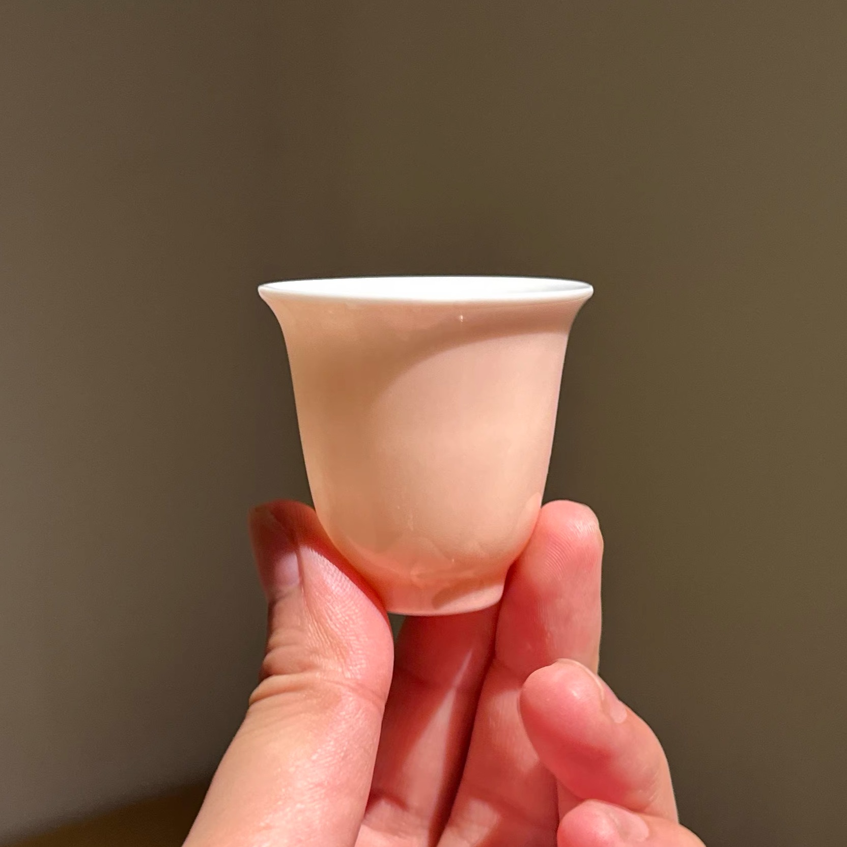 早期台定德化白瓷 内中国白色外粉红色 工夫茶铃铛品茗杯小闻香杯