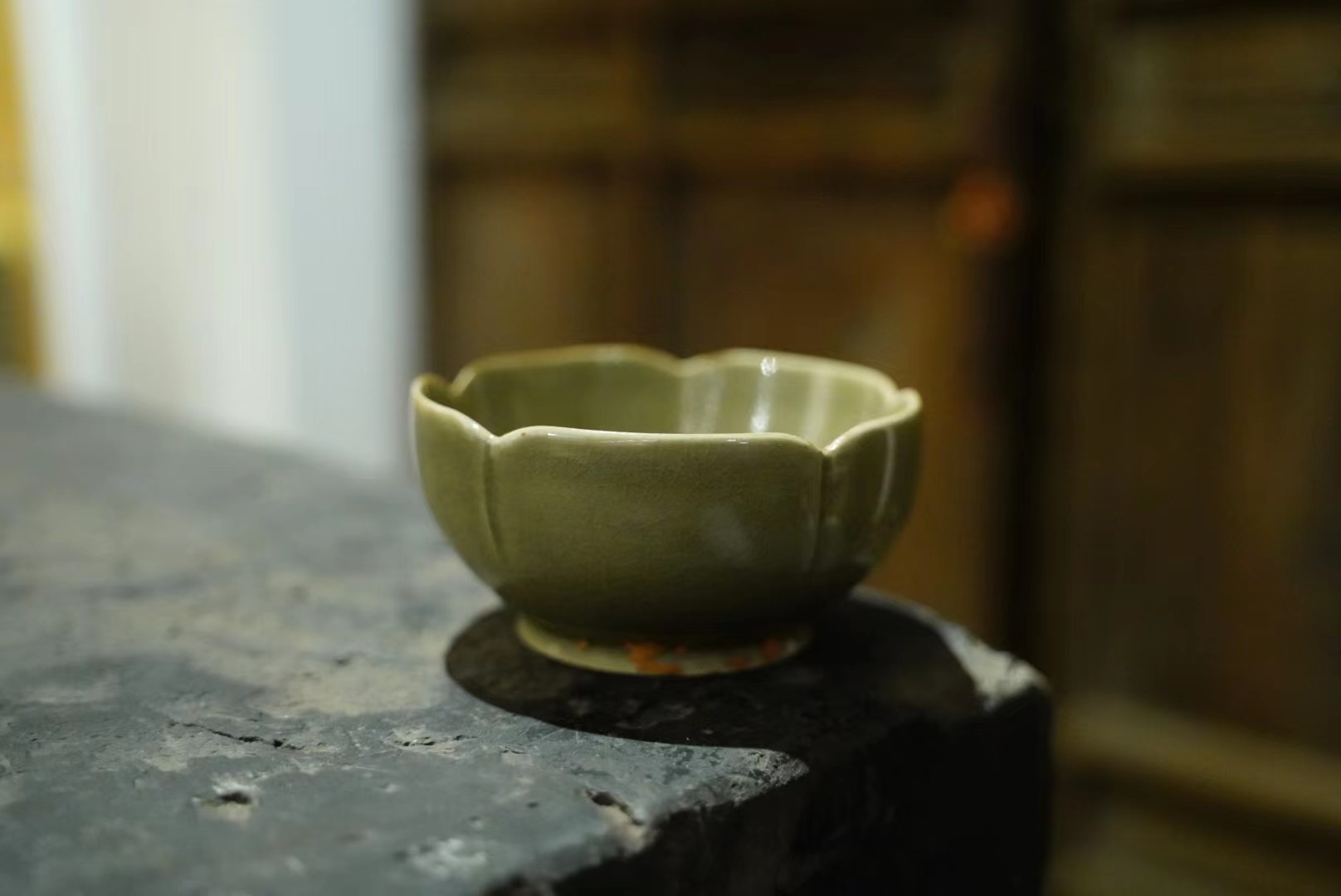古器物宋元时期越窑青瓷圆形葵口碗老壶承 刻花全开片口有小金缮
