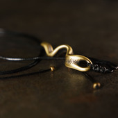 曲尾花小众设计复古做旧铜饰吊坠男 手工拉丝挂饰女百搭配饰 个性