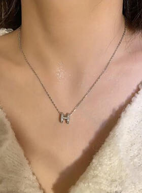 s999纯银创意H字母锆石项链女冷淡风轻奢锁骨链时尚项饰品批发潮