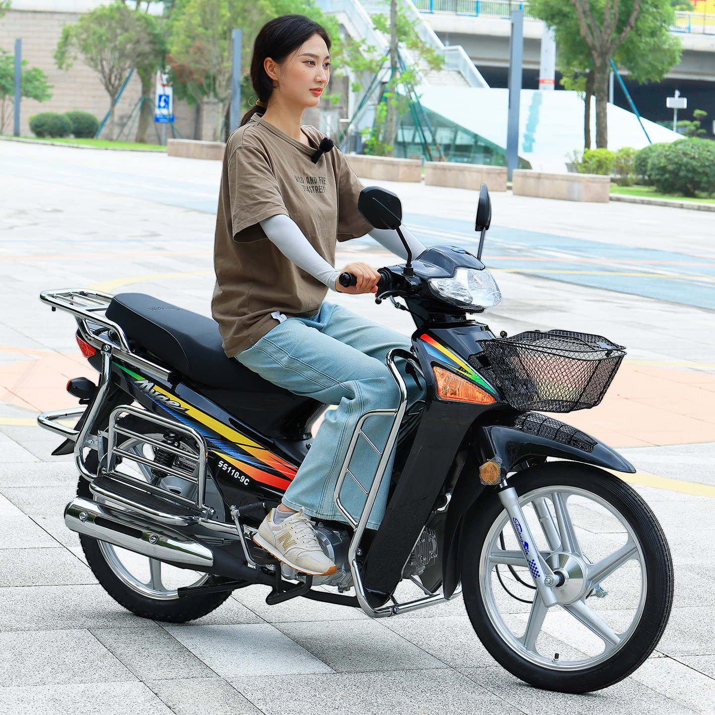 国4电喷泰本款双狮110选配125动力男女代步燃油弯梁摩托车可上牌