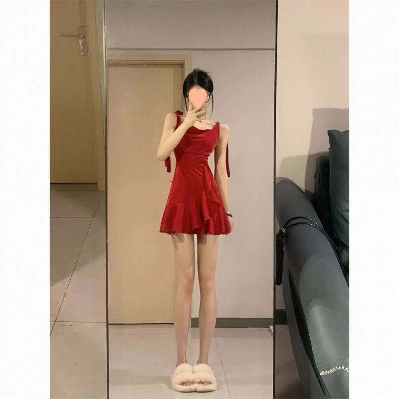 夏季新款赫本小红裙生日礼服高端轻奢小众荷叶边红色吊带连衣裙女