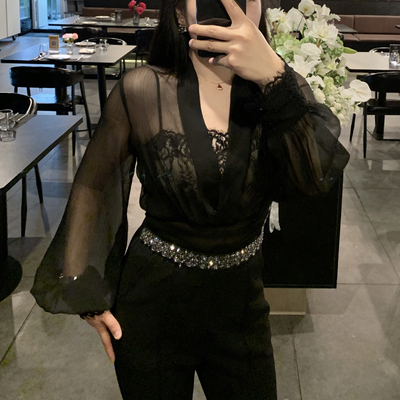 魅鹊原创2026春夏新款泰版小水风灯笼袖蕾丝吊带两件套