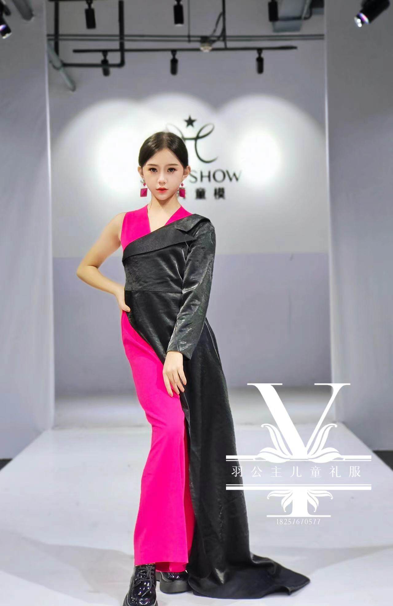 儿童走秀潮服女童个性时尚时装玫红大红连体裤模特模卡摄影影楼