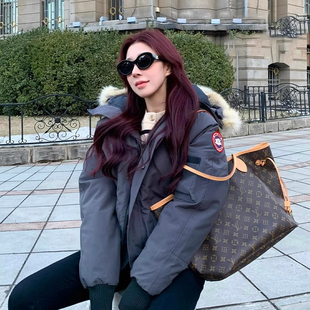 大鹅羽绒服01短款飞行员夹克女2025新款加厚休闲连帽派克服外套男