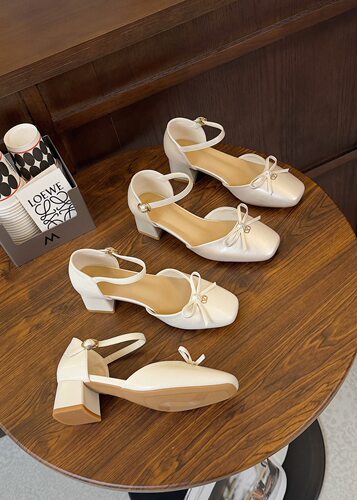 2026春新款后空凉鞋女鞋甜美风中跟粗跟方头蝴蝶结单鞋百搭高跟鞋
