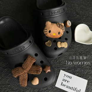 原创黑皮kitty洞洞鞋鞋花鞋扣棕色高级感鞋子装饰不撞款美拉德色